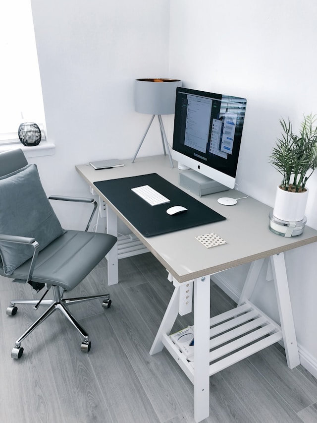 Clean small office space representing commercial cleaning service near Orlando, FL